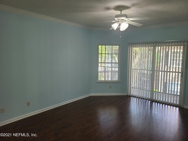 Building Photo - 10000 GATE Pky