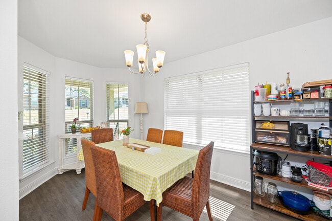 Building Photo - 27461 Elise Ct