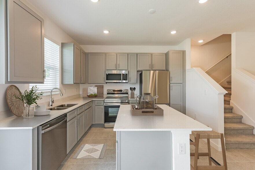 Building Photo - 1462 Tristar Dr