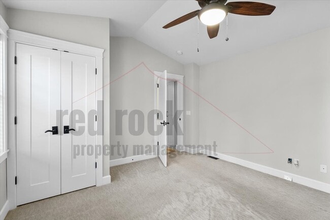 Building Photo - 1669 E Bozanta Dr