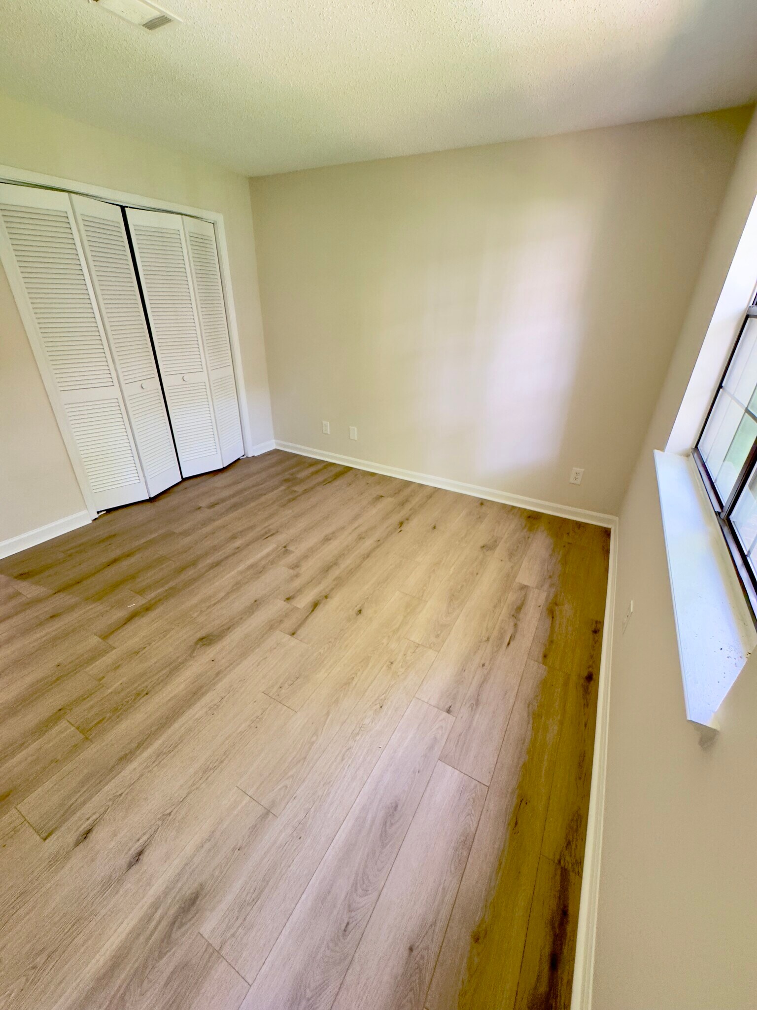 Building Photo - 208 Barrington Hills Dr