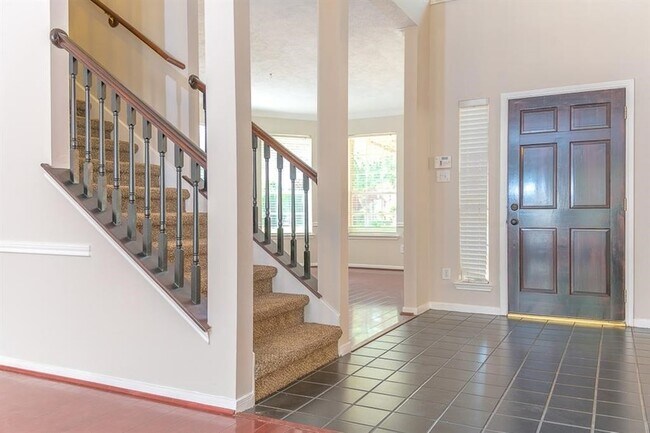 Building Photo - 15411 Seminole Canyon Dr