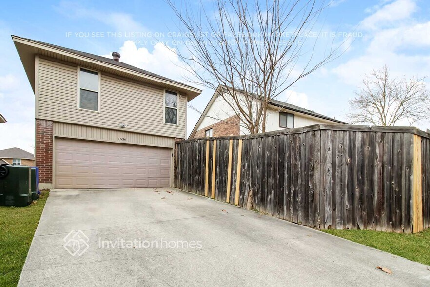 Building Photo - 1530 Knollview Ln