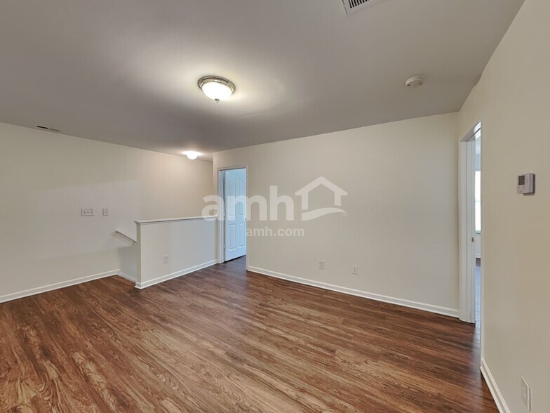 Building Photo - 201 Flanders Dr