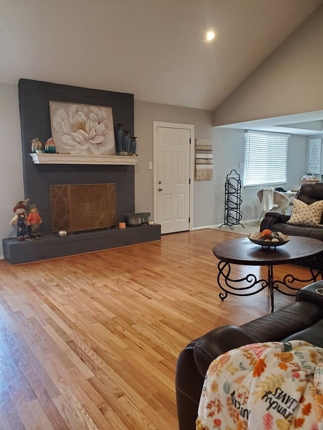 Building Photo - 5210 Honey Cir