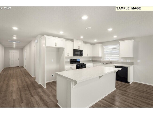Kitchen - 389 Cornwell St