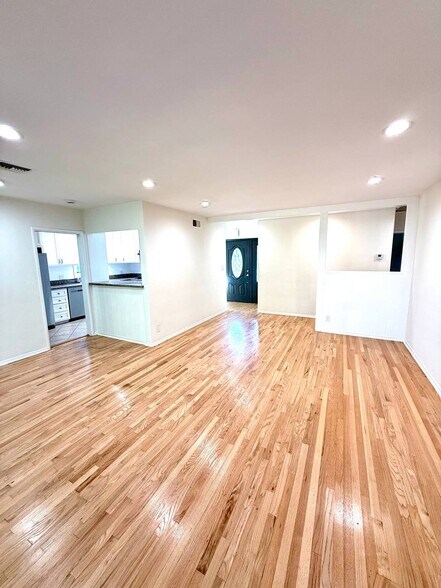 Building Photo - 22051 San Miguel St