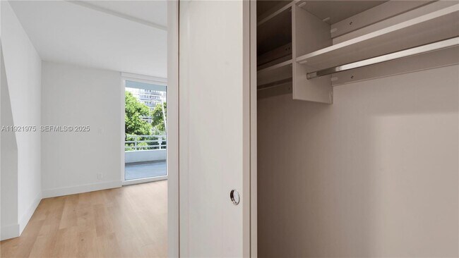 Building Photo - 555 NE 34th St