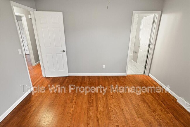 Building Photo - 2041 Northaire Ln