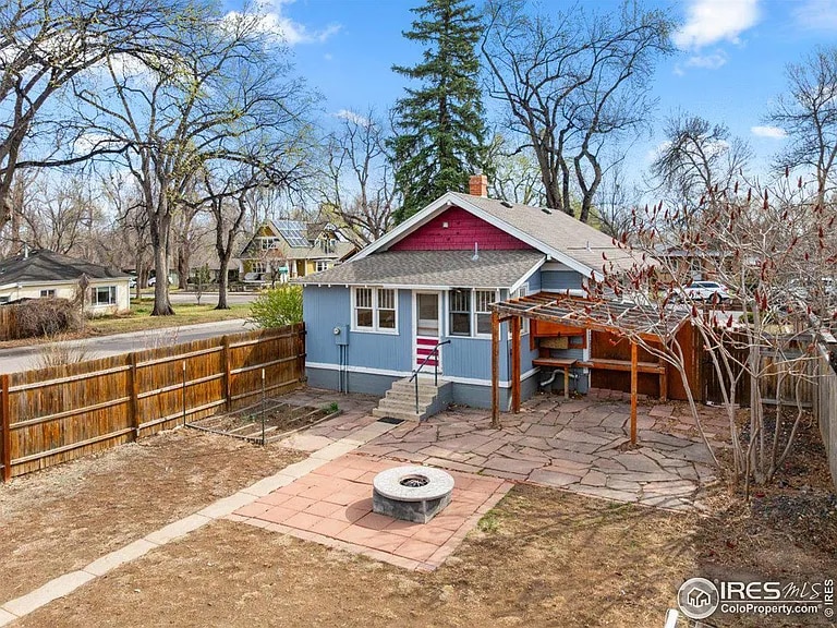 Building Photo - 335 Park St