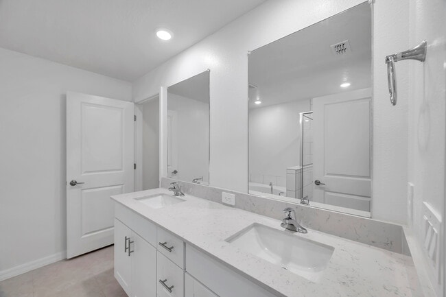 Building Photo - 9304 Bonita Mar Dr