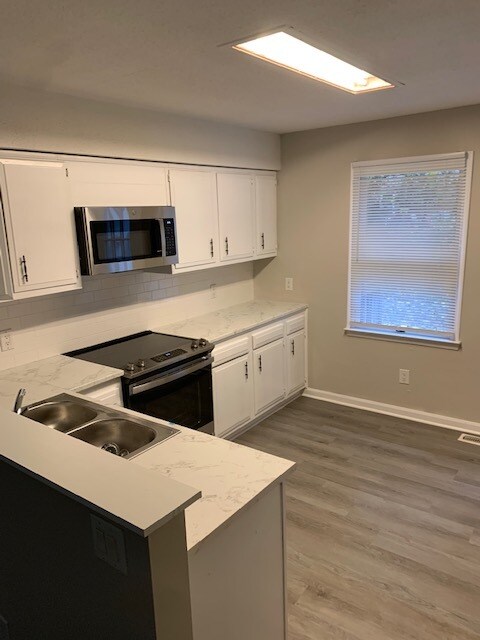 Building Photo - 502 4th Street Plz SW