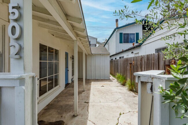 Building Photo - 502 Poinsettia Ave