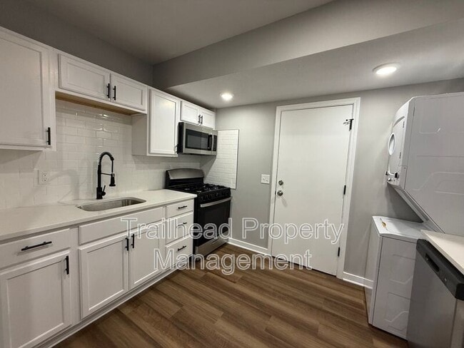 Building Photo - 6405 Brookside Rd