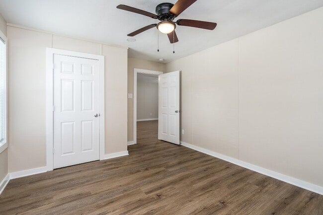 Building Photo - 605 Hospital St