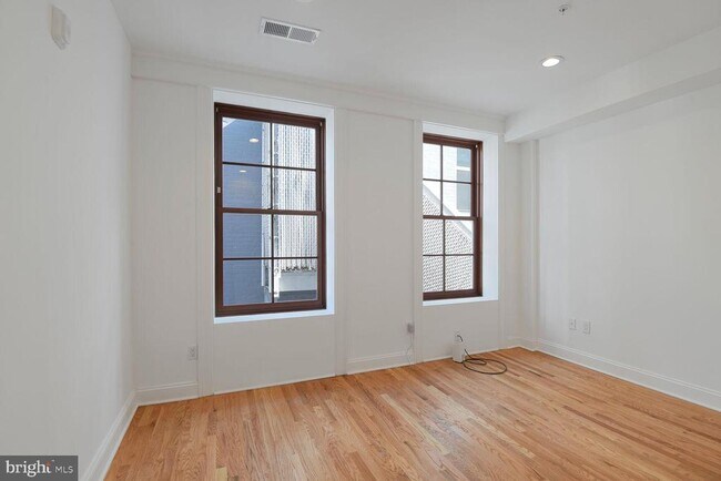 Building Photo - 1351 Wisconsin Ave NW