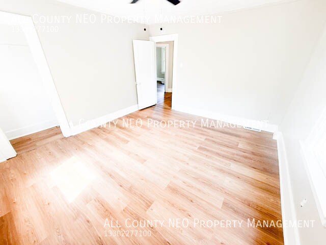 Building Photo - 549 Wildwood Ave
