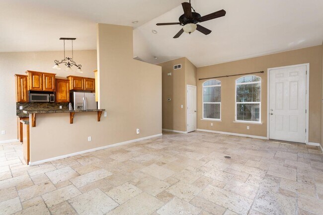 Building Photo - 1120 E Sawgrass Ave