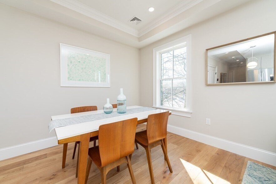 Building Photo - 106 Forest Hills St