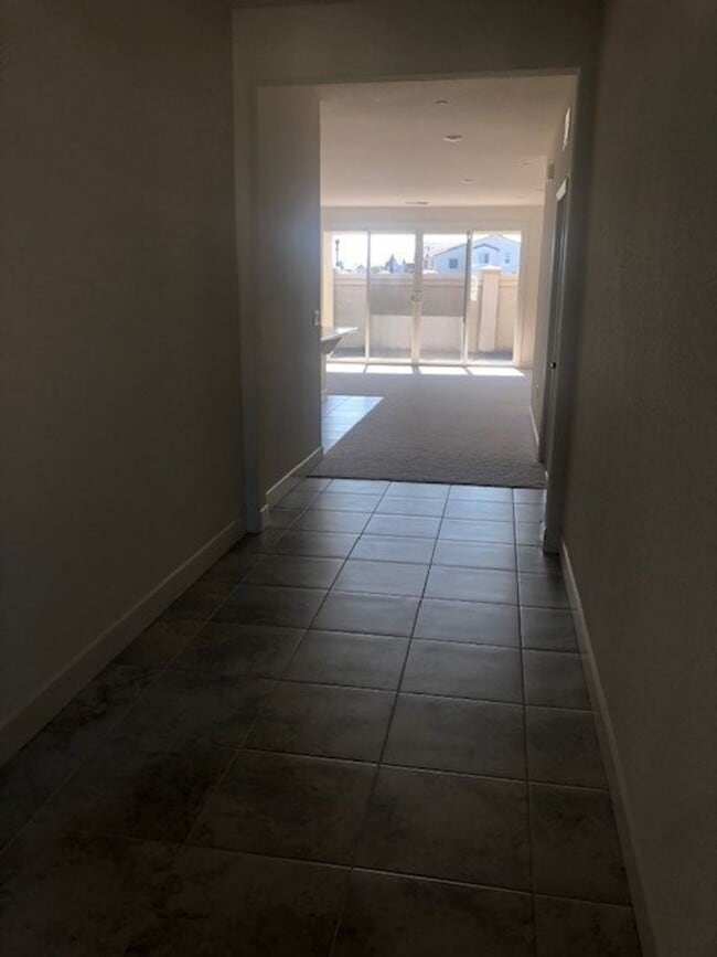 Building Photo - Single Story Stockton Home - Located in We...