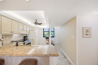 Building Photo - 260 Seaview Ct