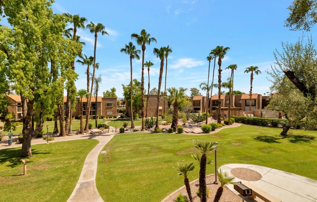 Building Photo - FURNISHED! 2 Bed/2 Bath in Scottsdale