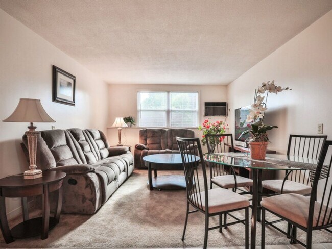 Interior Photo - Hudson Gardens