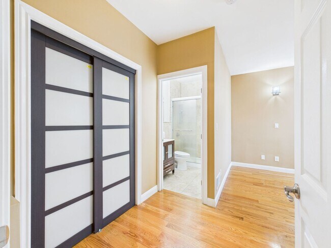 Building Photo - Spacious 3 bed/2 bath in prime Ingleside location near Ocean Ave.