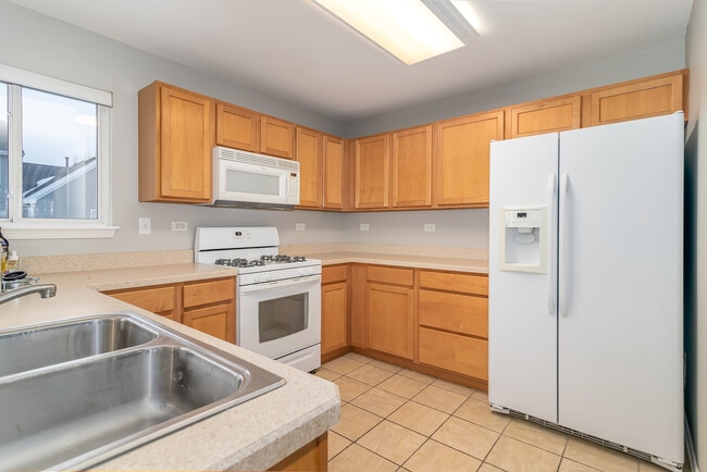 Building Photo - 520 Lincoln Station Dr