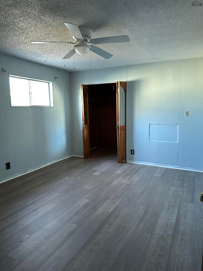 Building Photo - 1633 Orchard Ave