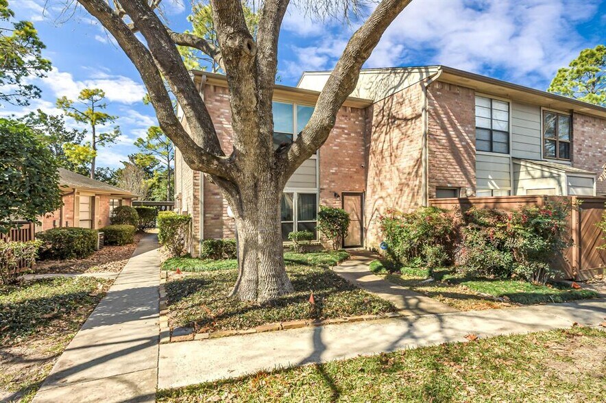 WELL KEEP COMMUNITY - 8801 Hammerly Blvd