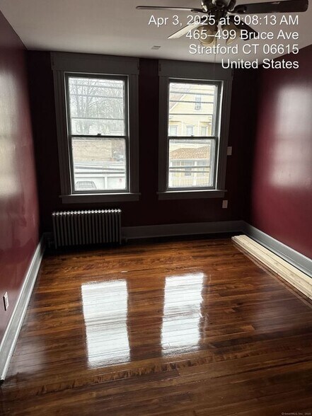 Building Photo - 2341 Barnum Ave