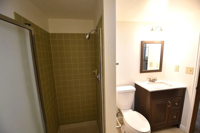 Building Photo - Spacious 2BR/2BA with Fenced Yard in Boulder