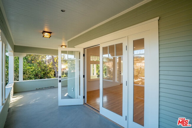 Building Photo - 802 E Kensington Rd