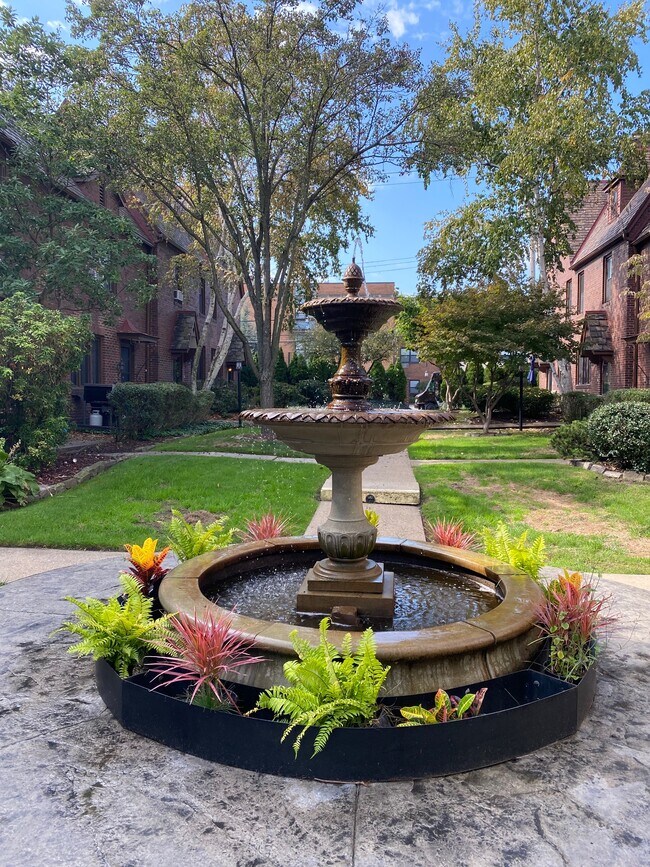 Primary Photo - 575 S Negley Ave