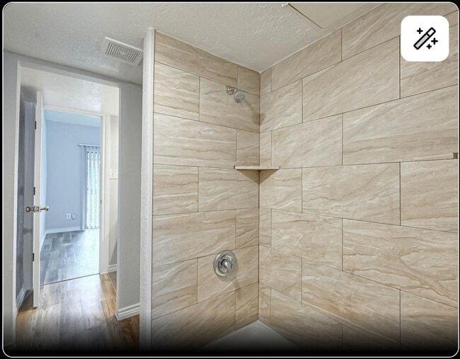 Building Photo - 12900 Walden Rd