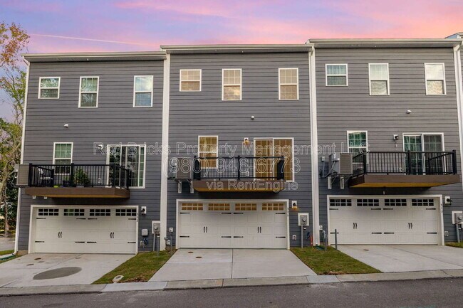 Building Photo - 306 New Gallant Dr