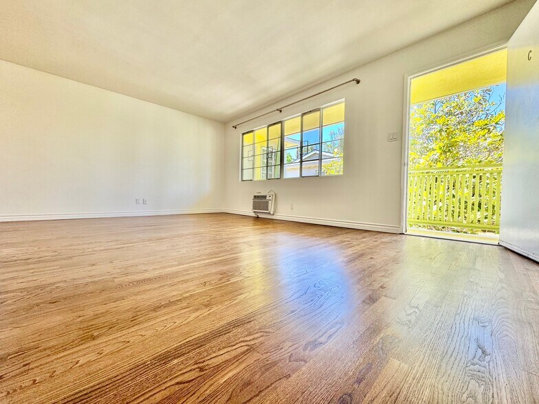 Building Photo - 4517 Fulton Ave