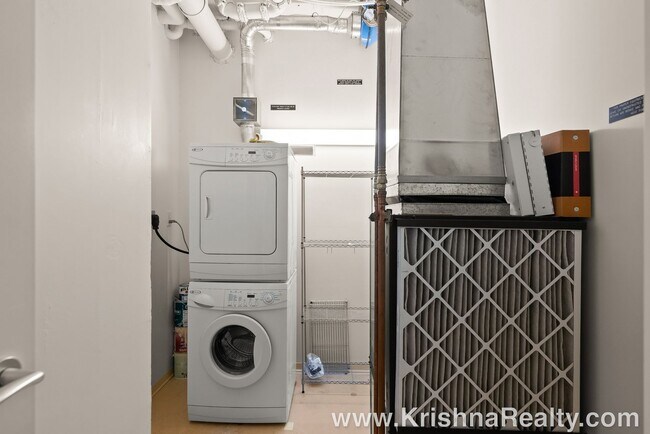Building Photo - Luxury Downtown Living In The John Ross Building | 1 Bedroom | 1 Bathroom Condo | PDX's SW Water ...