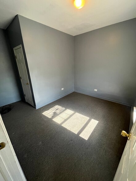 Building Photo - 231 Doty St