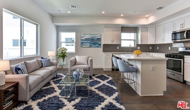 Primary Photo - 3946 S Budlong Ave