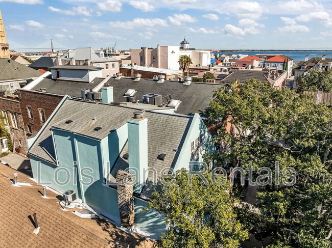 Building Photo - 12 Elliott St