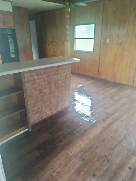 Building Photo - 443 Daybreak St