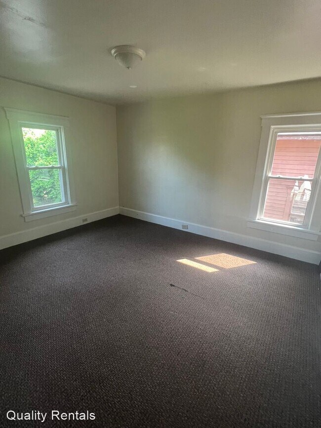 Building Photo - 3 br, 1 bath House - 228 E 26TH