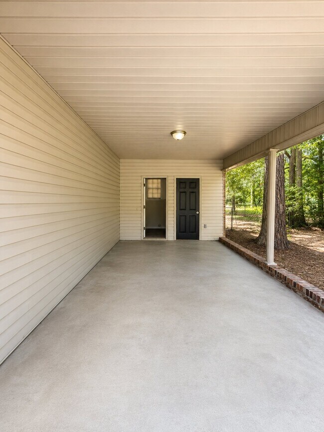 Building Photo - 307 Christopher Cir