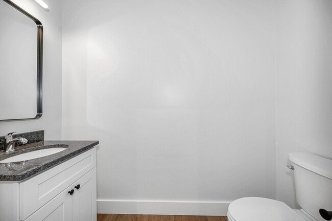 Building Photo - 241 W 6th St