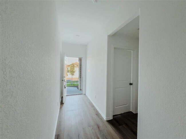 Building Photo - 603 Waterway Ave