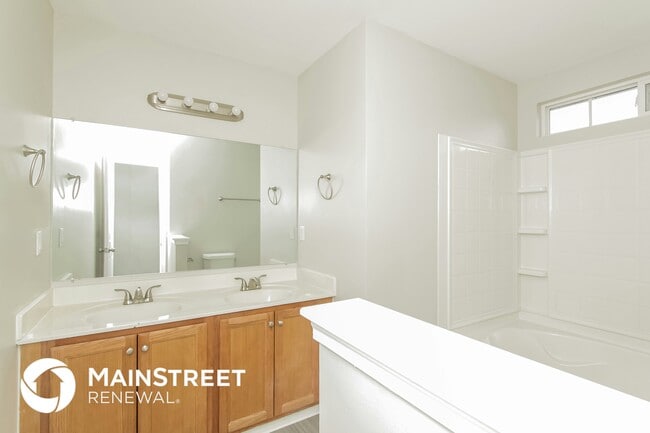 Building Photo - 5627 Henderson Oaks Dr