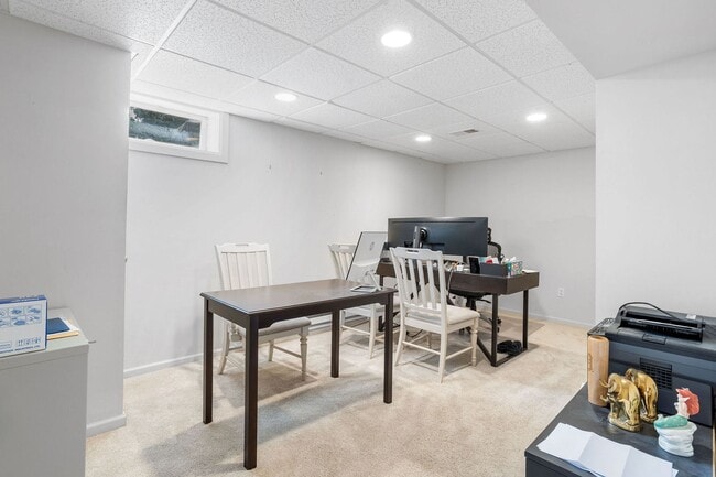 Building Photo - 3 Bd / 2.5 Bth Council Rock Townhome
