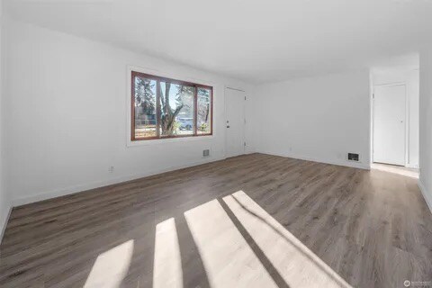 Building Photo - 911 E 52nd St